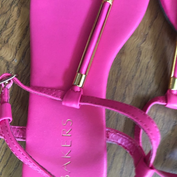 Pink sandals - Picture 2 of 4